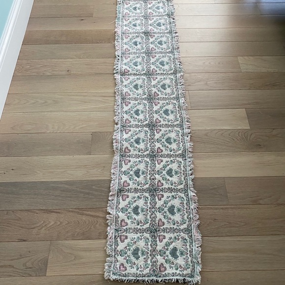 Table runner - Picture 3 of 6